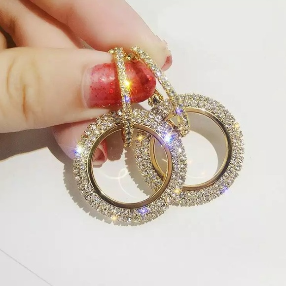 ⚜️[𝟯/$𝟮𝟴]⚜️Golden Crystal Circle Earrings NEW - Picture 3 of 8